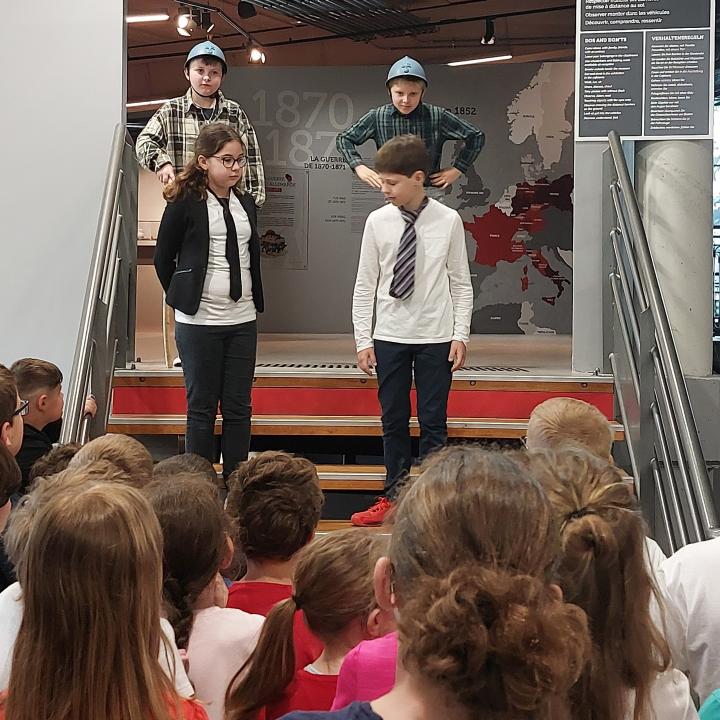 « L’à peu près visite guidée » de collégiens au Musée 